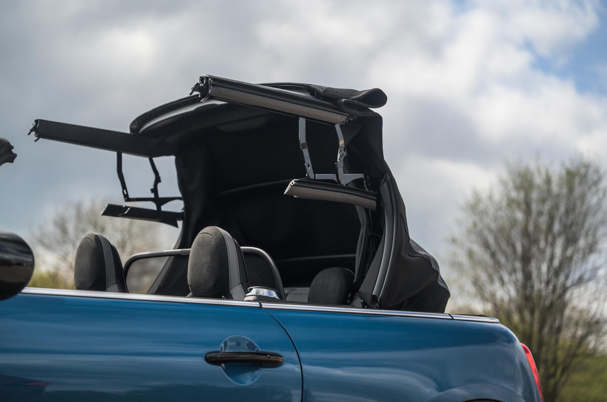 9 Mini Convertible 2021 RT roof