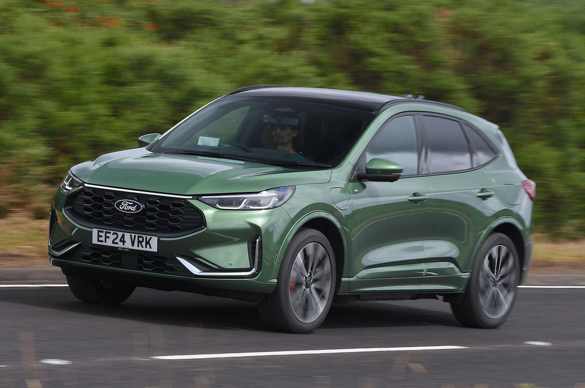 Ford Kuga hydrid S line 2024 front three quarter lead