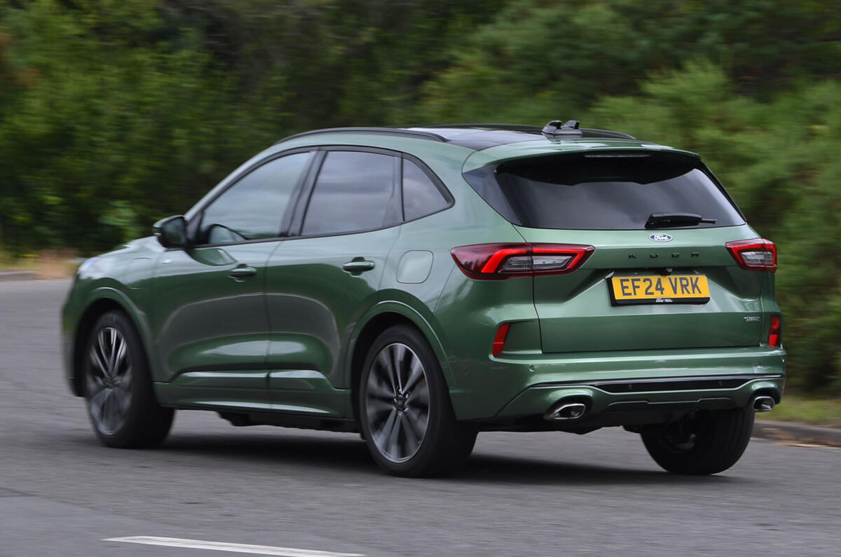 Ford-Kuga-hydrid-S-line-2024-rear left three quarter