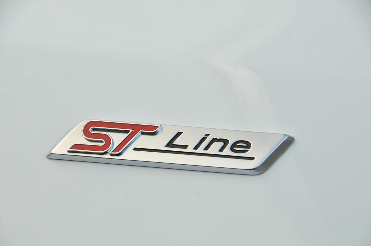 Ford Kuga ST Line badging