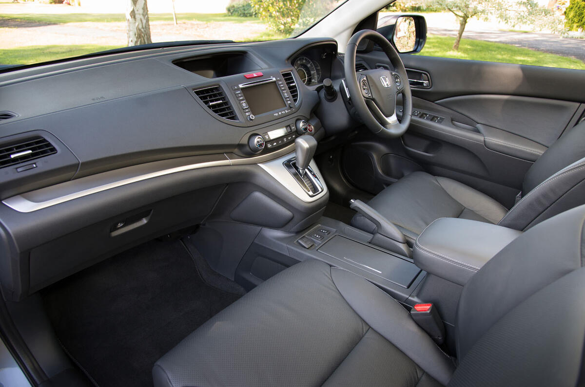 Mazda CR V Mk4 interior front