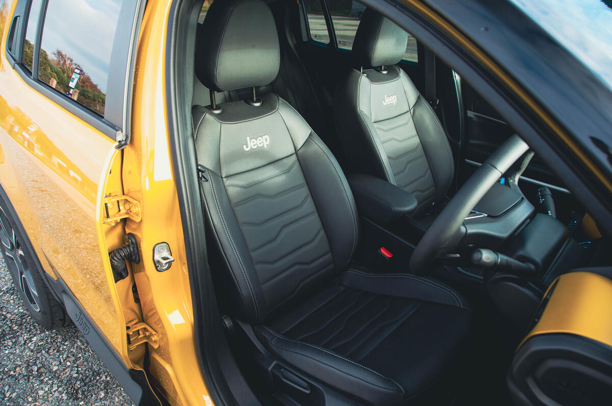 Jeep Avenger front seats