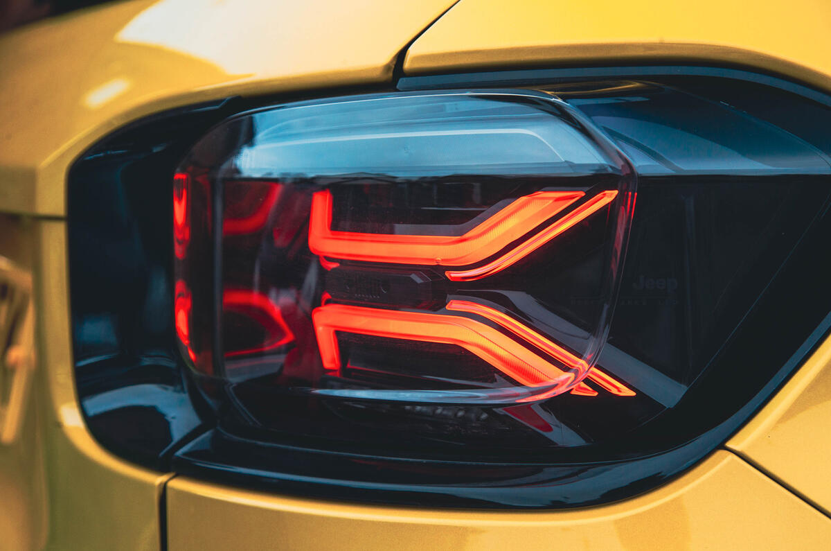 Jeep Avenger rear light