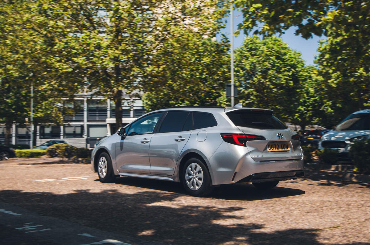 Toyota Corolla Commercial rear lead