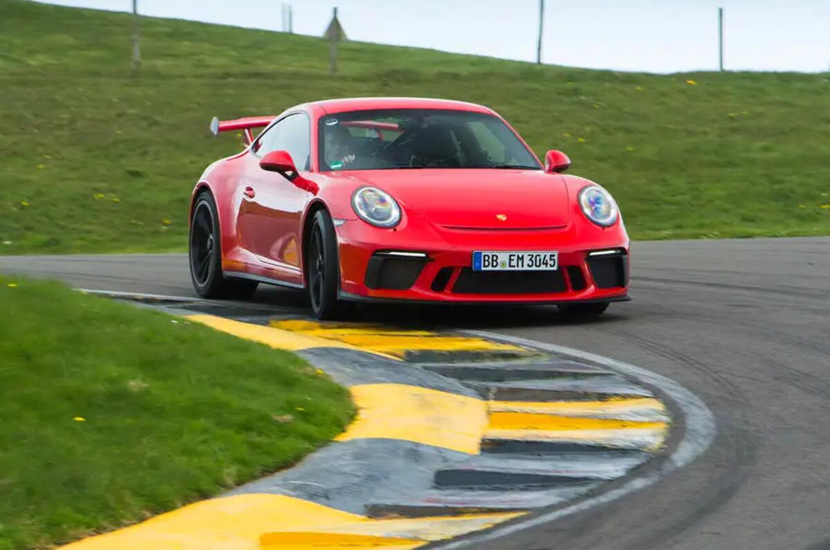 Porsche 911 GT3 cornering