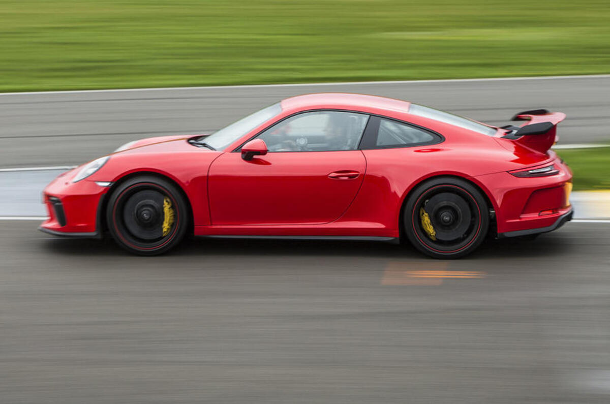 Porsche 911 GT3 side profile