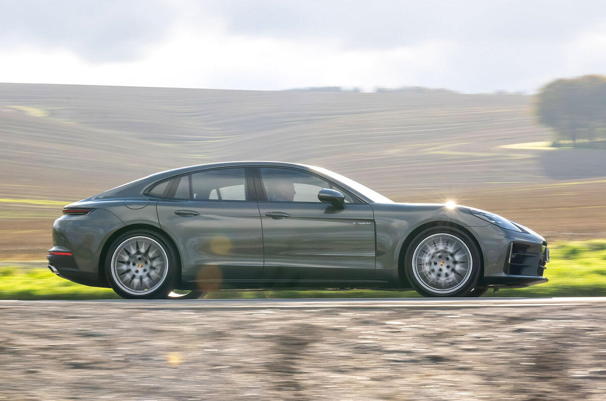 porsche Panamera 4 E Hybrid review 2025 002 panning