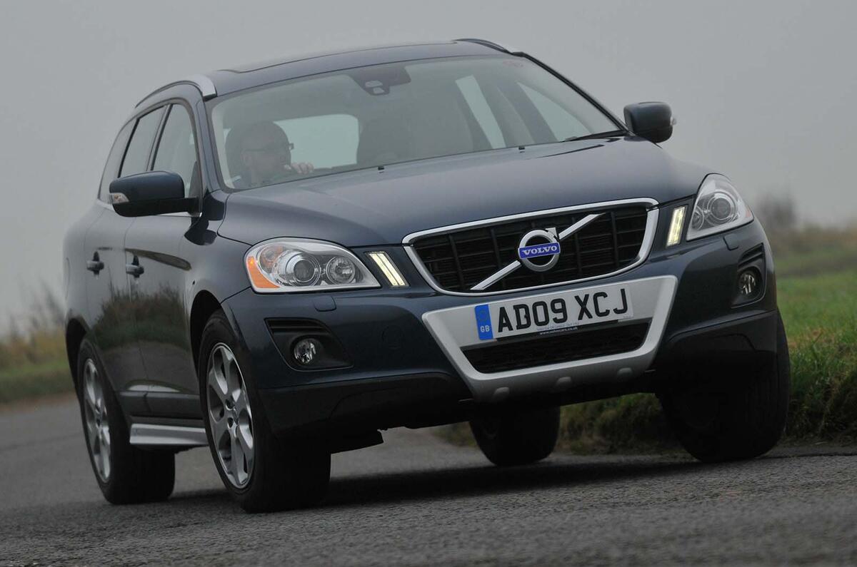 Volvo XC60 front three quarter handling