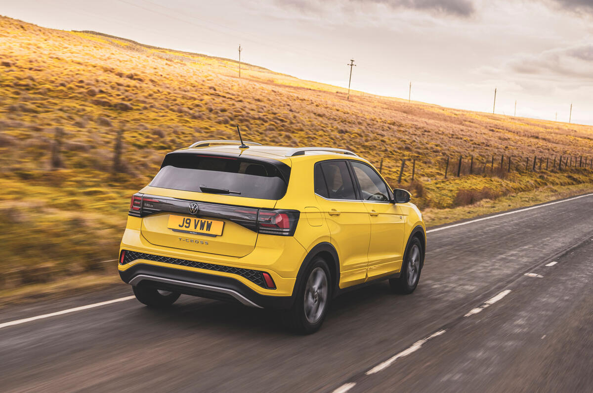 vw t cross review 2024 03 rear tracking